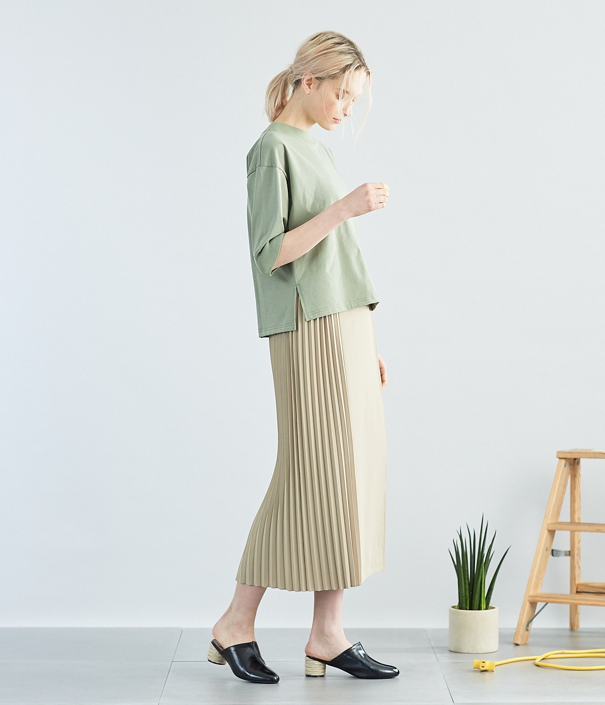 ONIBEGIE PLEATED SKIRT STYLE