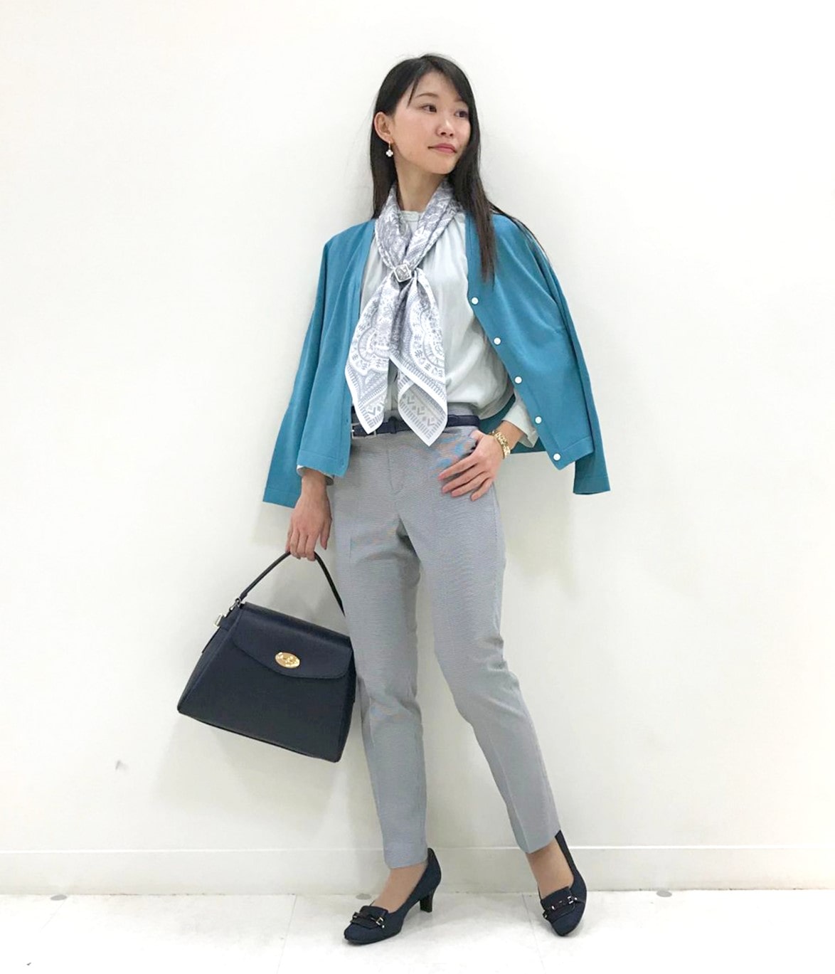 #オフィスカジュアル #春カラー