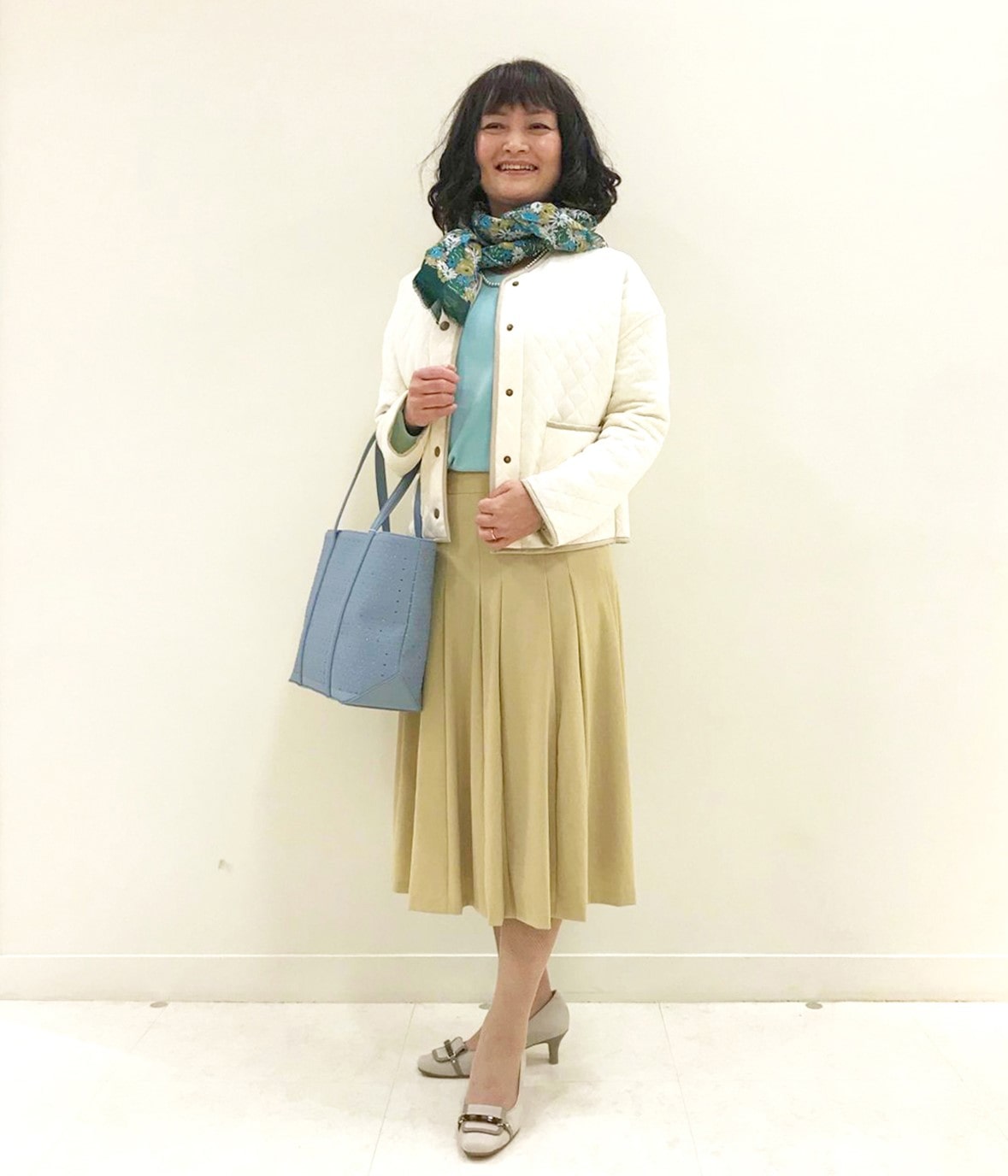 #オフィスカジュアル #春カラー
