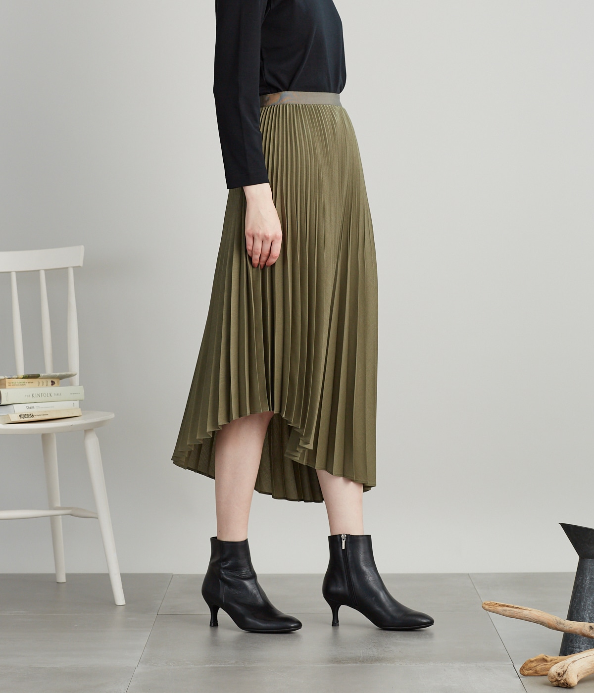 Cupro Mix Light Twill アシンメトリープリーツスカート