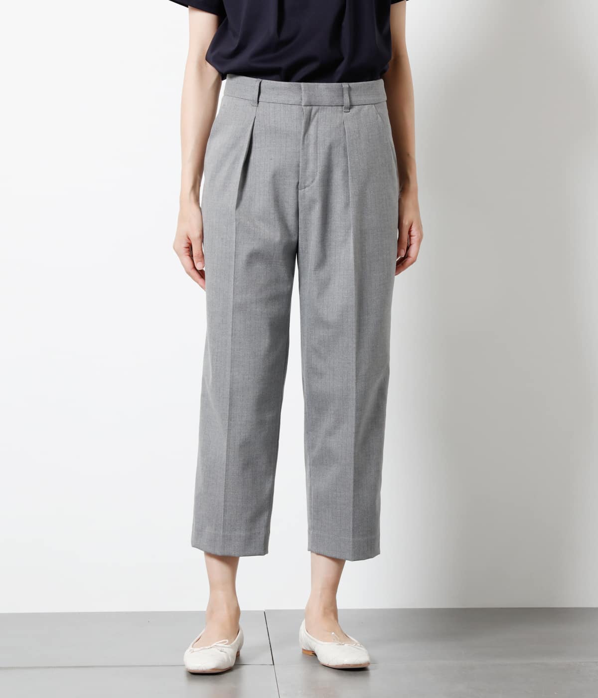 スモークストライプ  タックテーパードクロップドパンツ