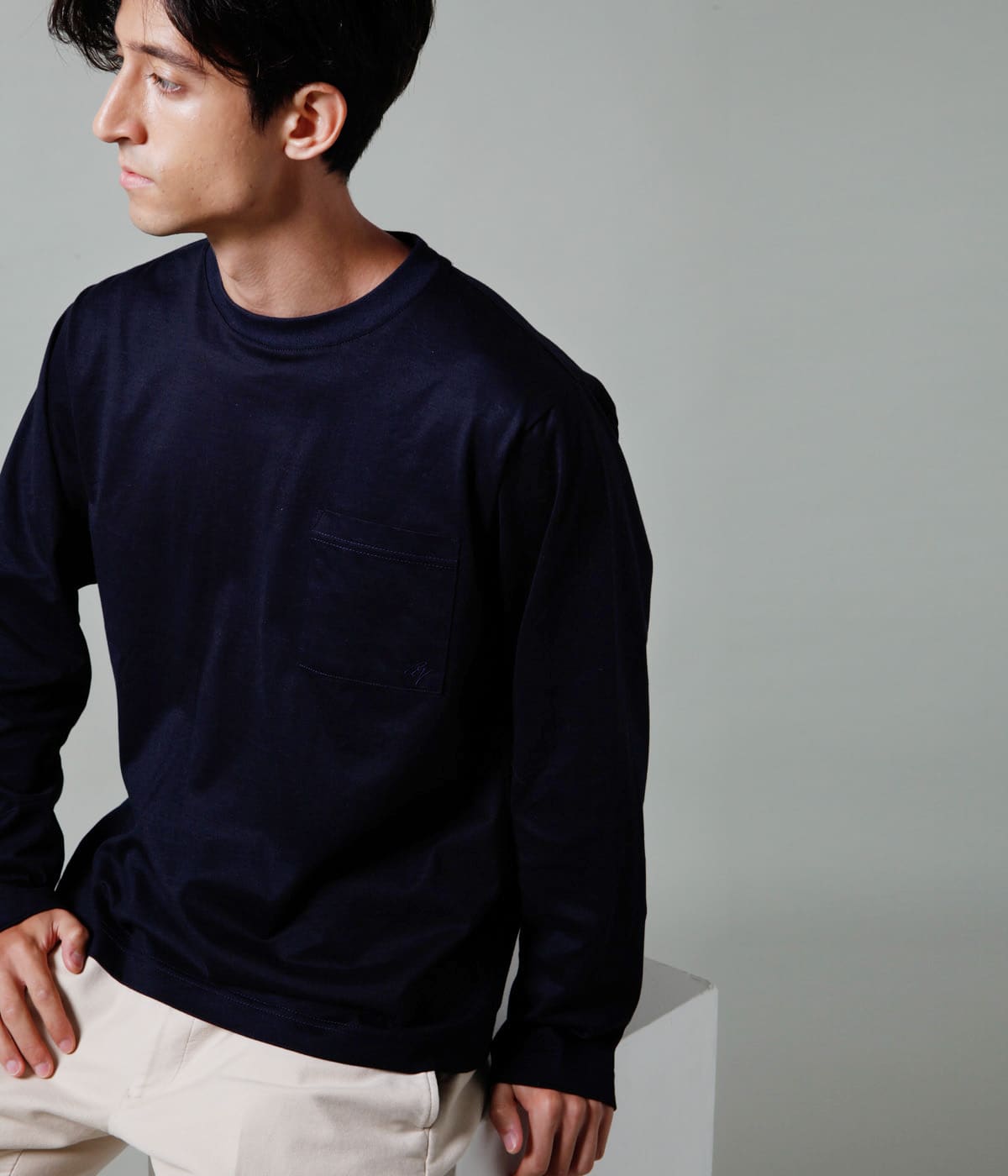 NY刺繍入り ベーシック長袖Tシャツ
