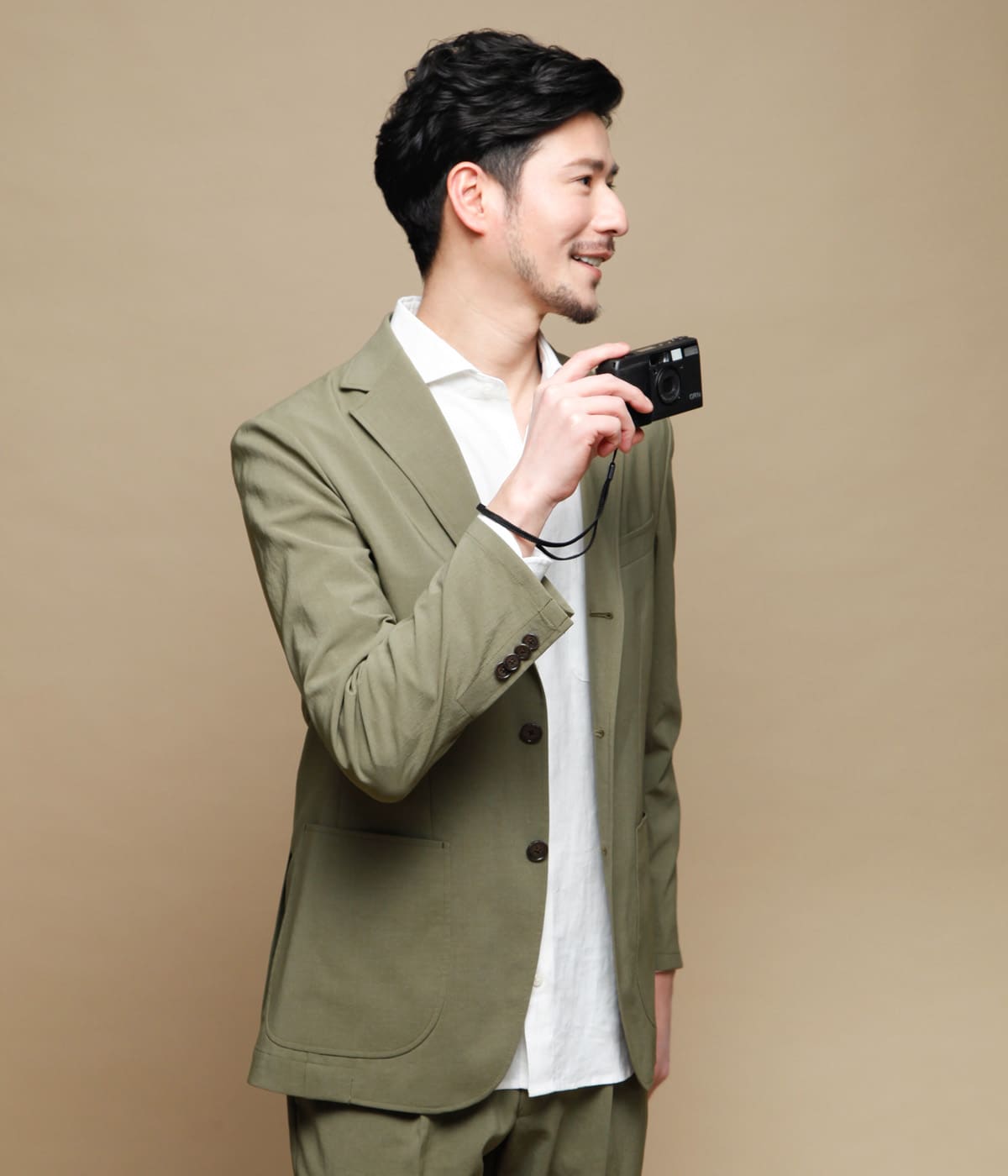 【ウォッシャブル・ストレッチ・吸水速乾・防シワ】ライトジャケット サイドベンツ EVALETリネンライククロス(段返り3ボタン・セットアップ対応)