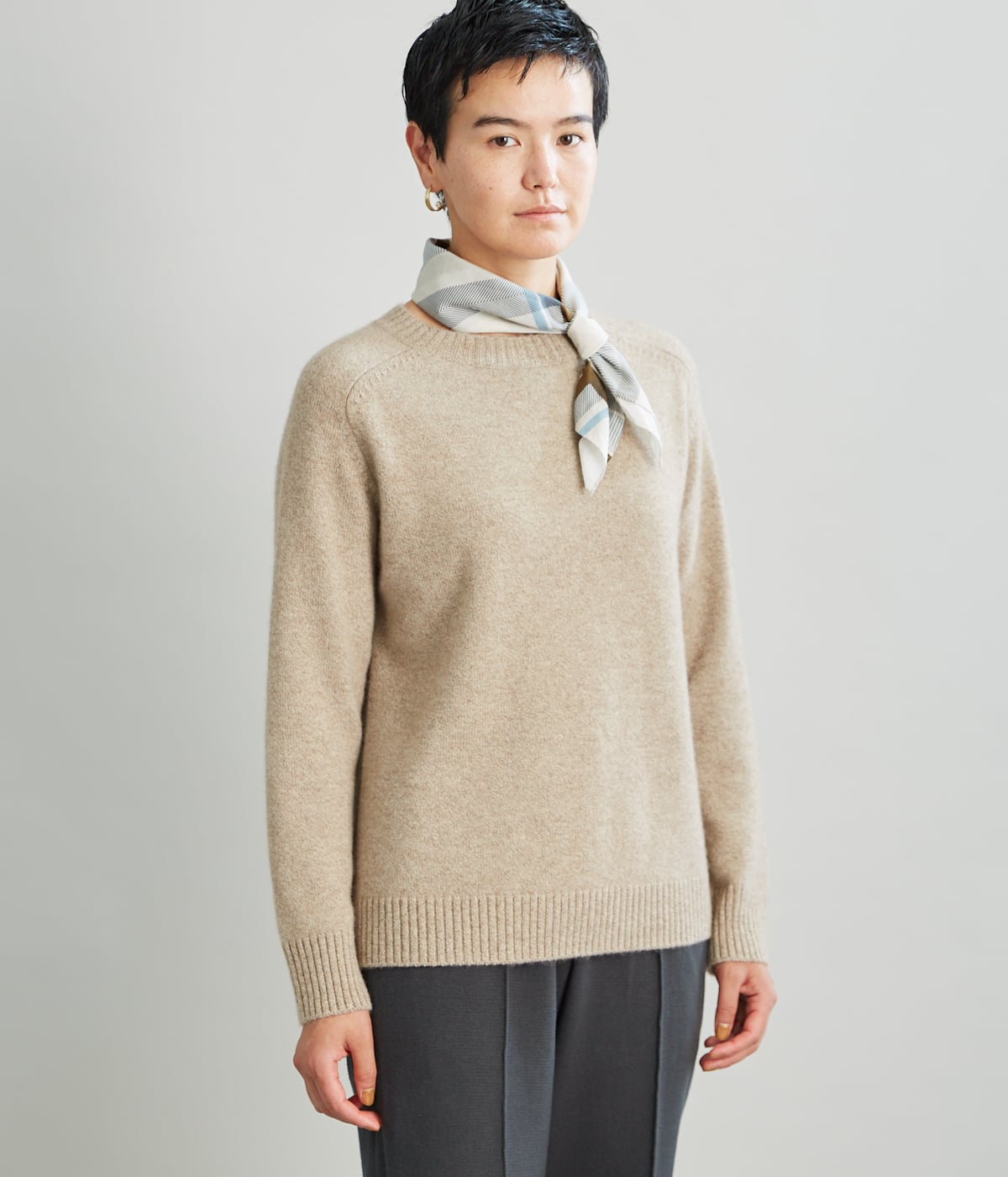 NEWYORKERのUndyed Cashmere サドルショルダーニット