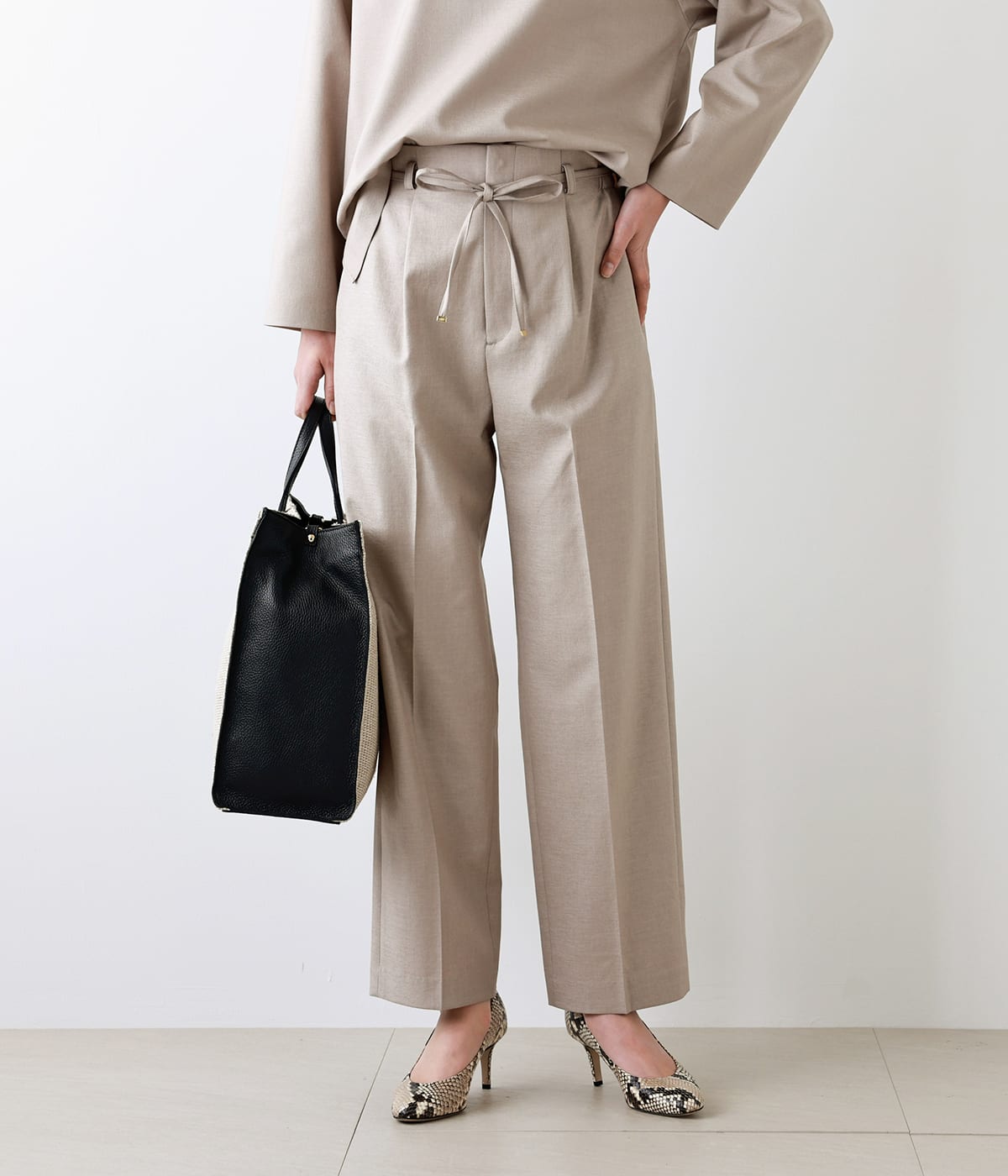 大人気定番商品 DONEEYUテーパードパンツ tdh-latinoamerica.de
