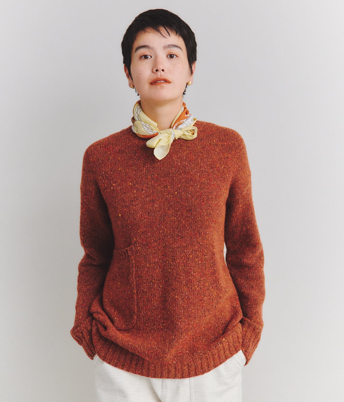 NEWYORKERのLow Gauge Nep Knit アシンメトリーパッチポケットニット