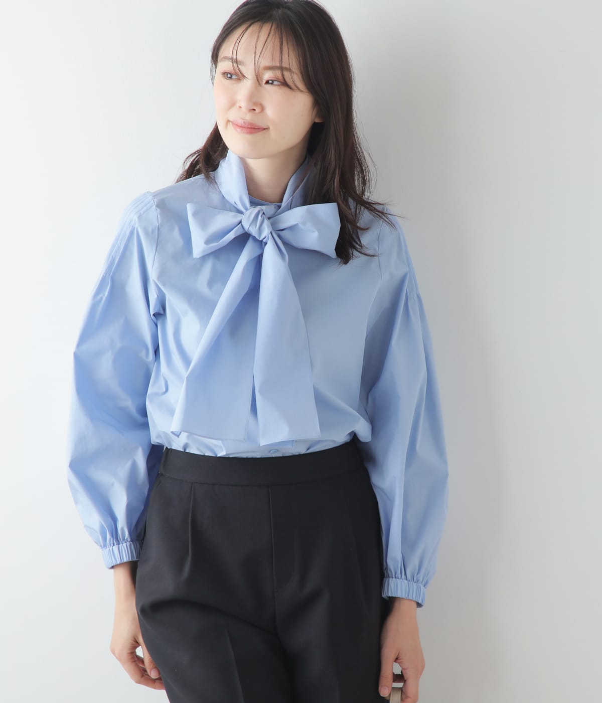 【WEB限定】ma couleur（マ クルール） リボンタイ付 バルーンスリーブタイプライターシャツ