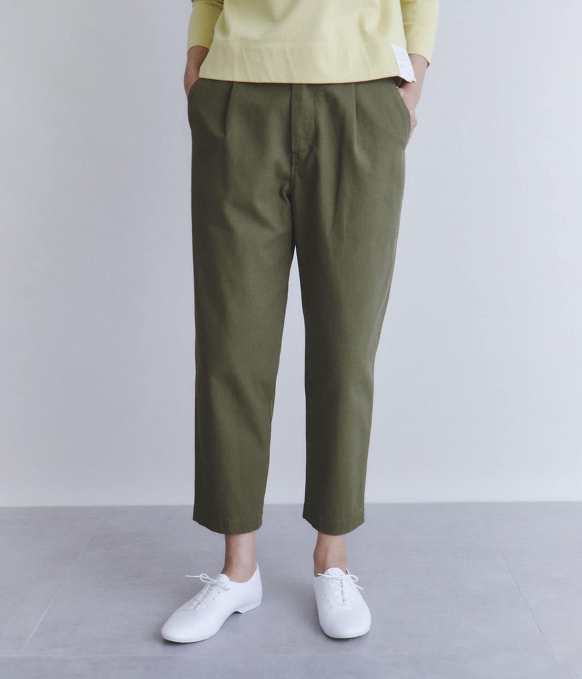 Hightwist Gabardine タッククロップドパンツ