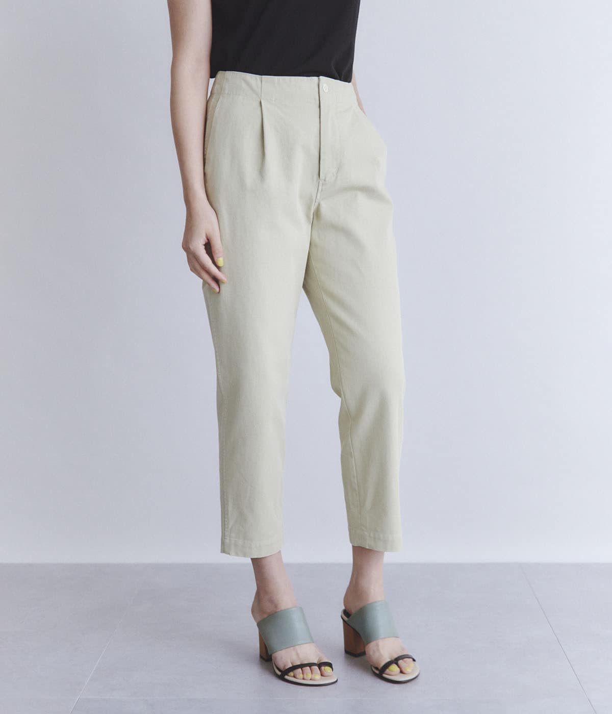 NEWYORKERのHightwist Gabardine タッククロップドパンツ