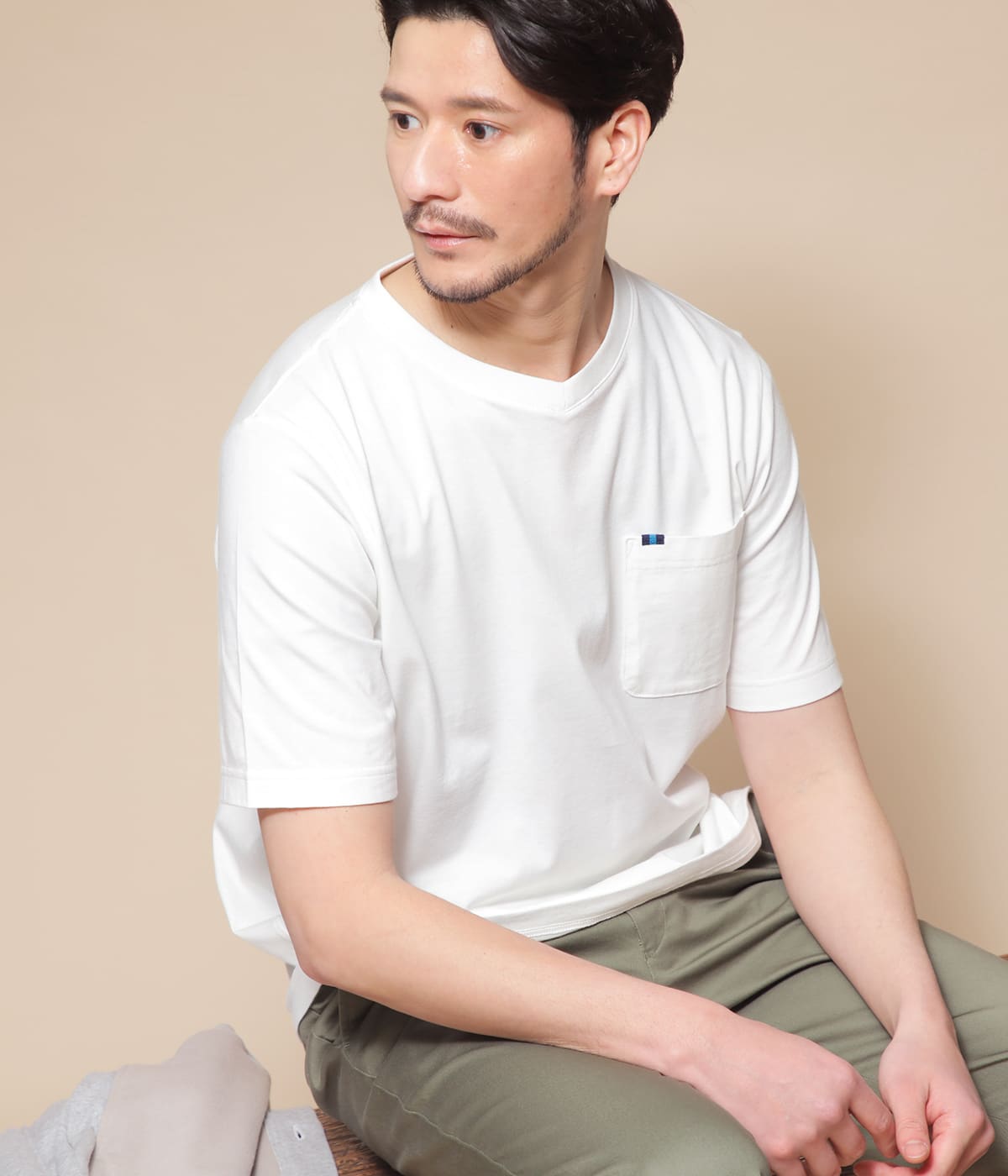 ALBINI CORCORAN コットン ラウンドＶネック半袖Ｔシャツ