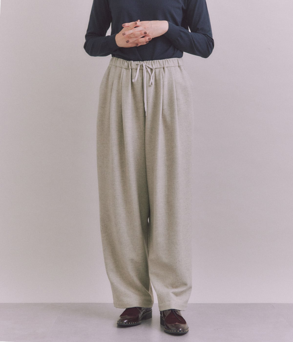 Wool Powerstretch ギャザータックドロストパンツ