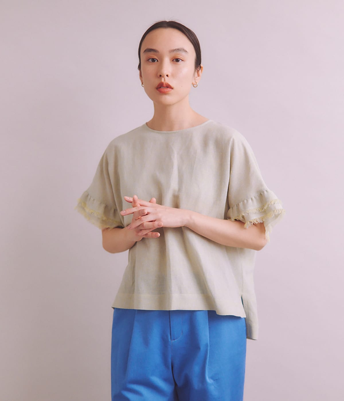 Twist Linen 袖フリルブラウス