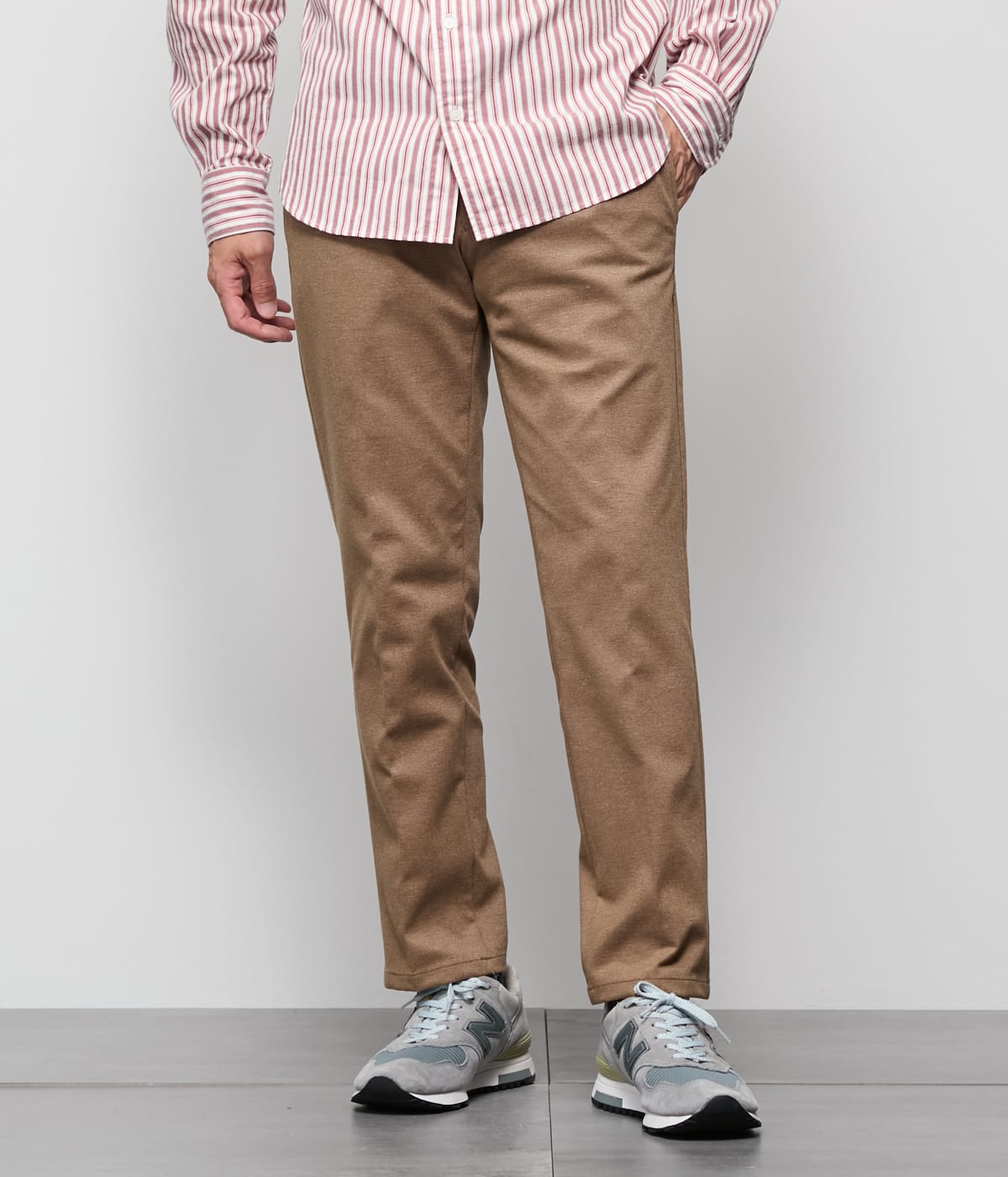 the wardrobe. newyorkerの【ストレッチ・ウォッシャブル】ツイル調ポンチ シャーリングパンツ
