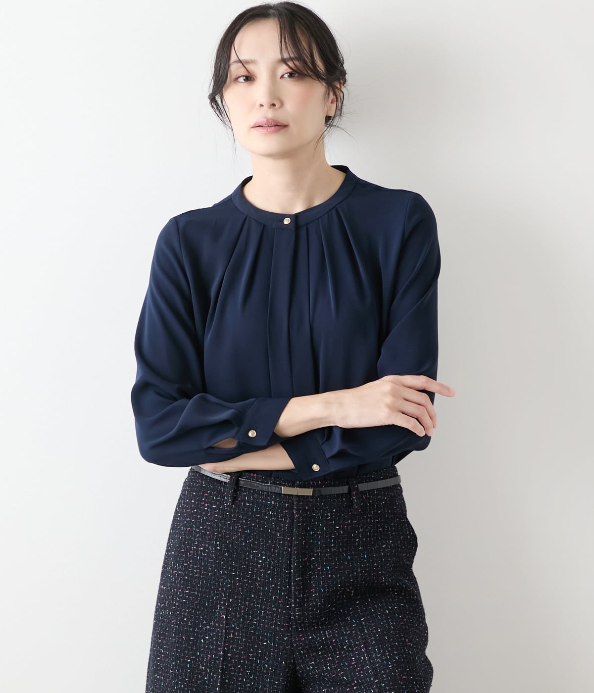 【WEB限定】DONEEYU(ドニーユ)  マットサテン タックブラウス