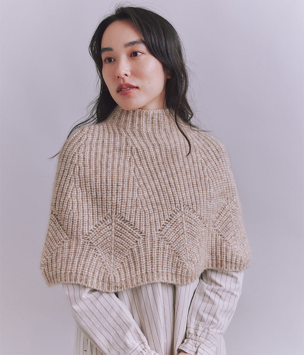 Cotton Alpaca 木の葉柄ニットケープ