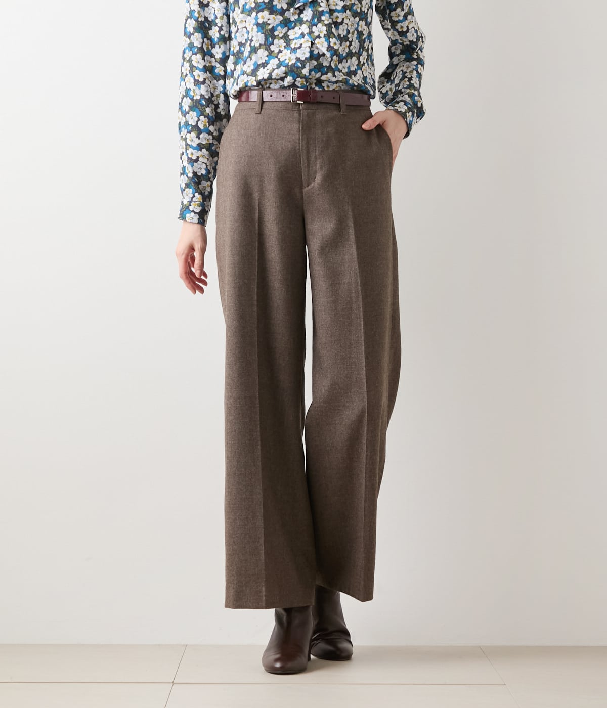ウールフラノ センタープレスワイドパンツ