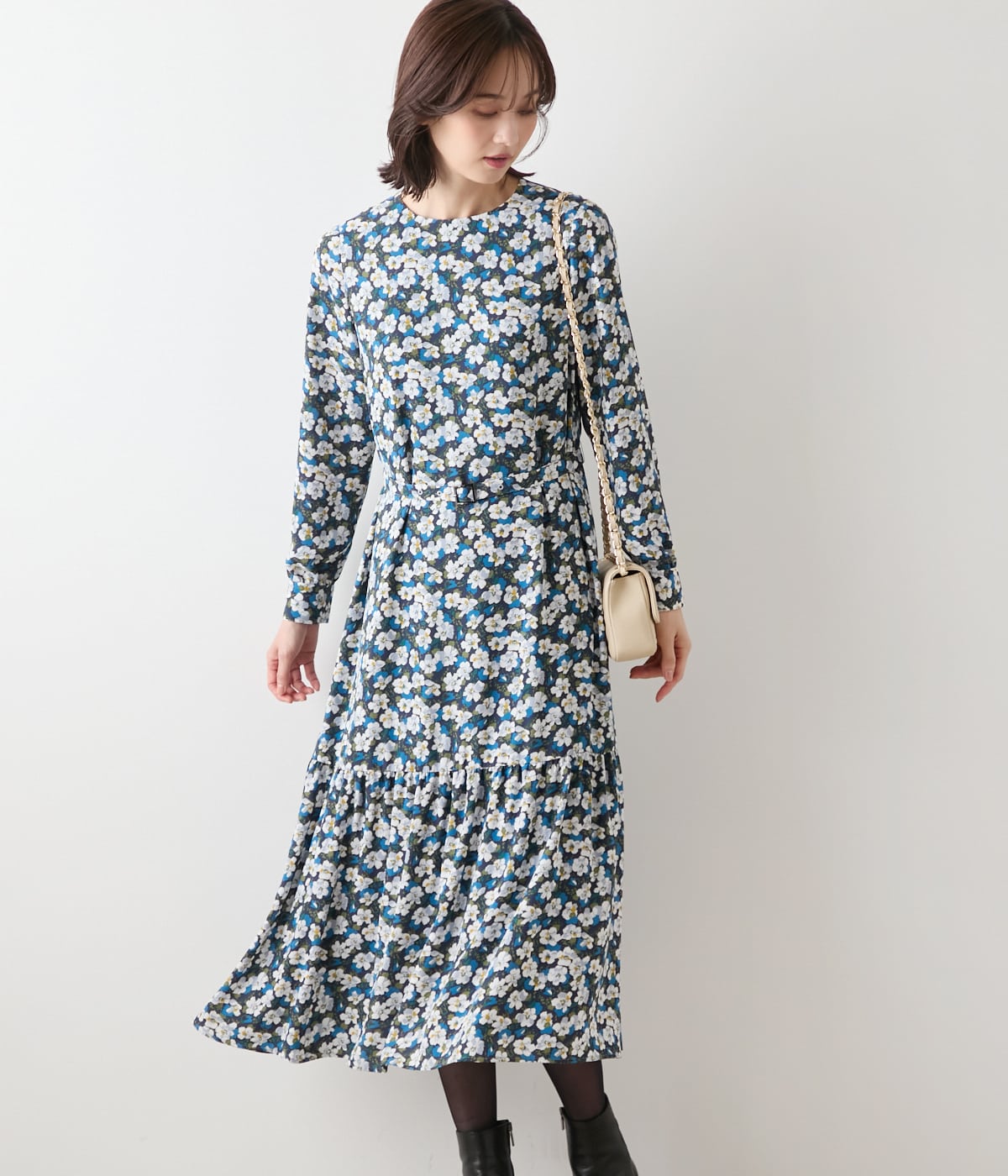 【ウォッシャブル】ビオラフラワープリント ティアードギャザーロングワンピース