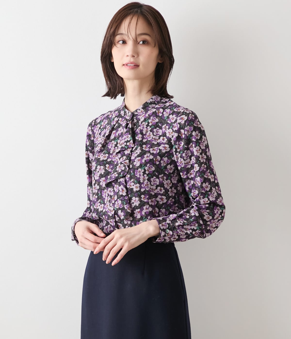 ビオラフラワープリント フロントフリルブラウス