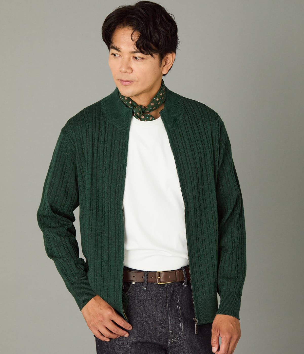 the wardrobe. newyorkerのジップアップ スタンドカーディガン