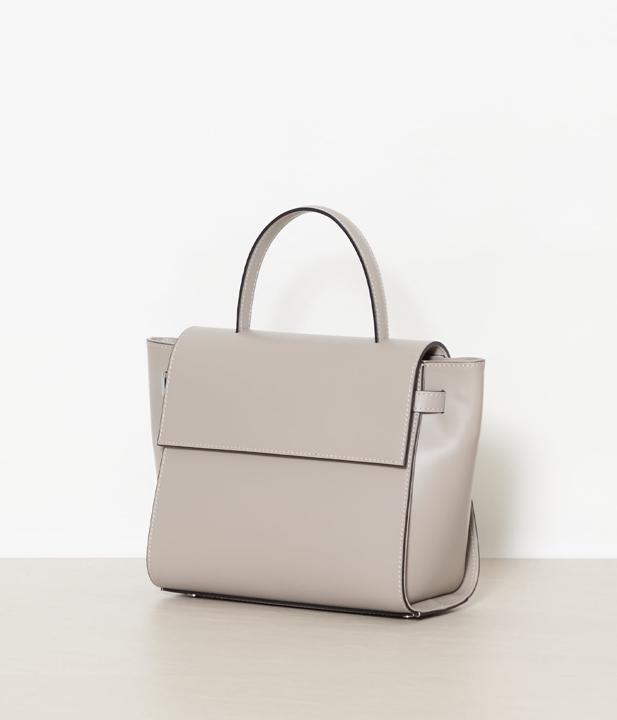 WEB限定】MILOS(ミロス) スムースレザーフラップハンドバッグ(23938901