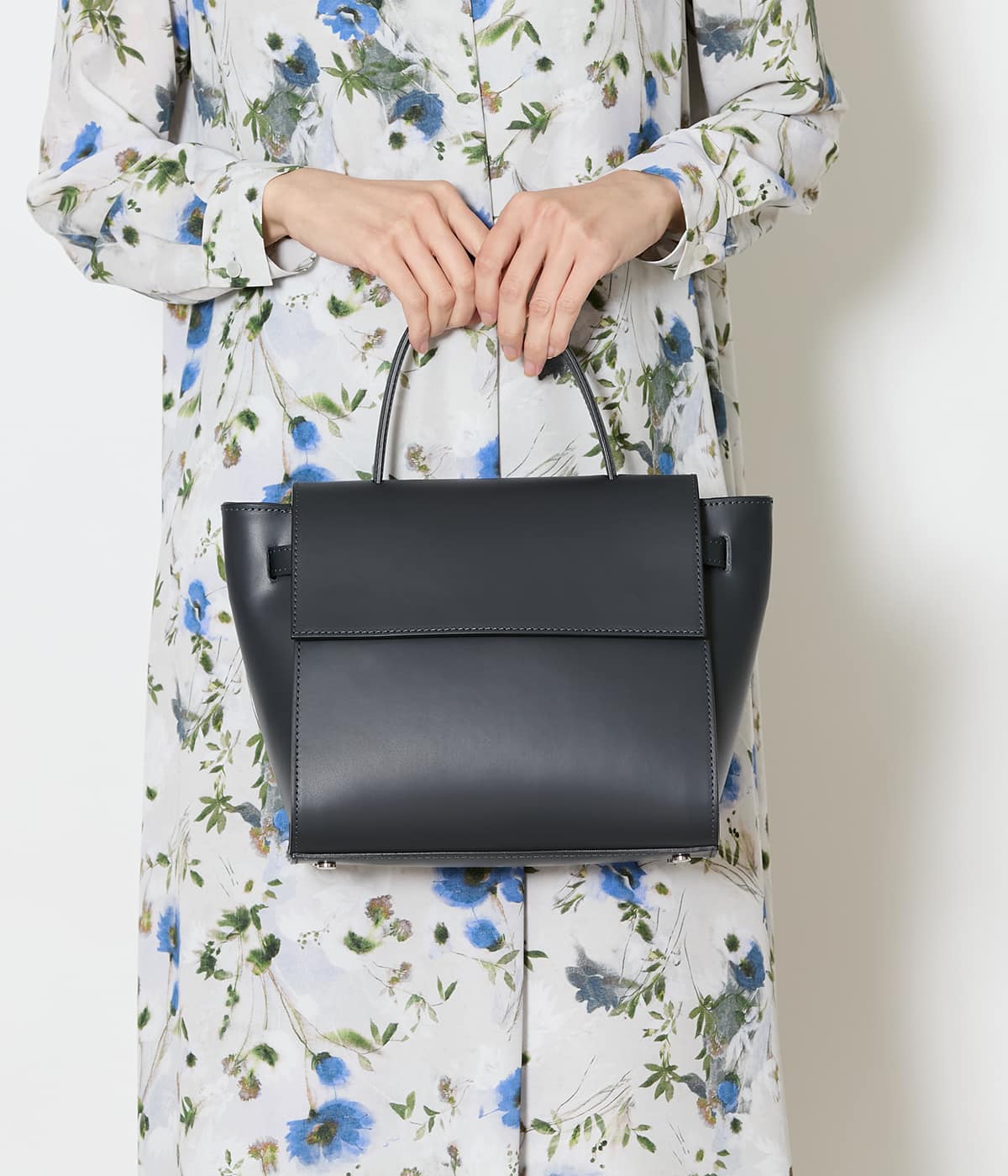 WEB限定】MILOS(ミロス) スムースレザーフラップハンドバッグ(23938901