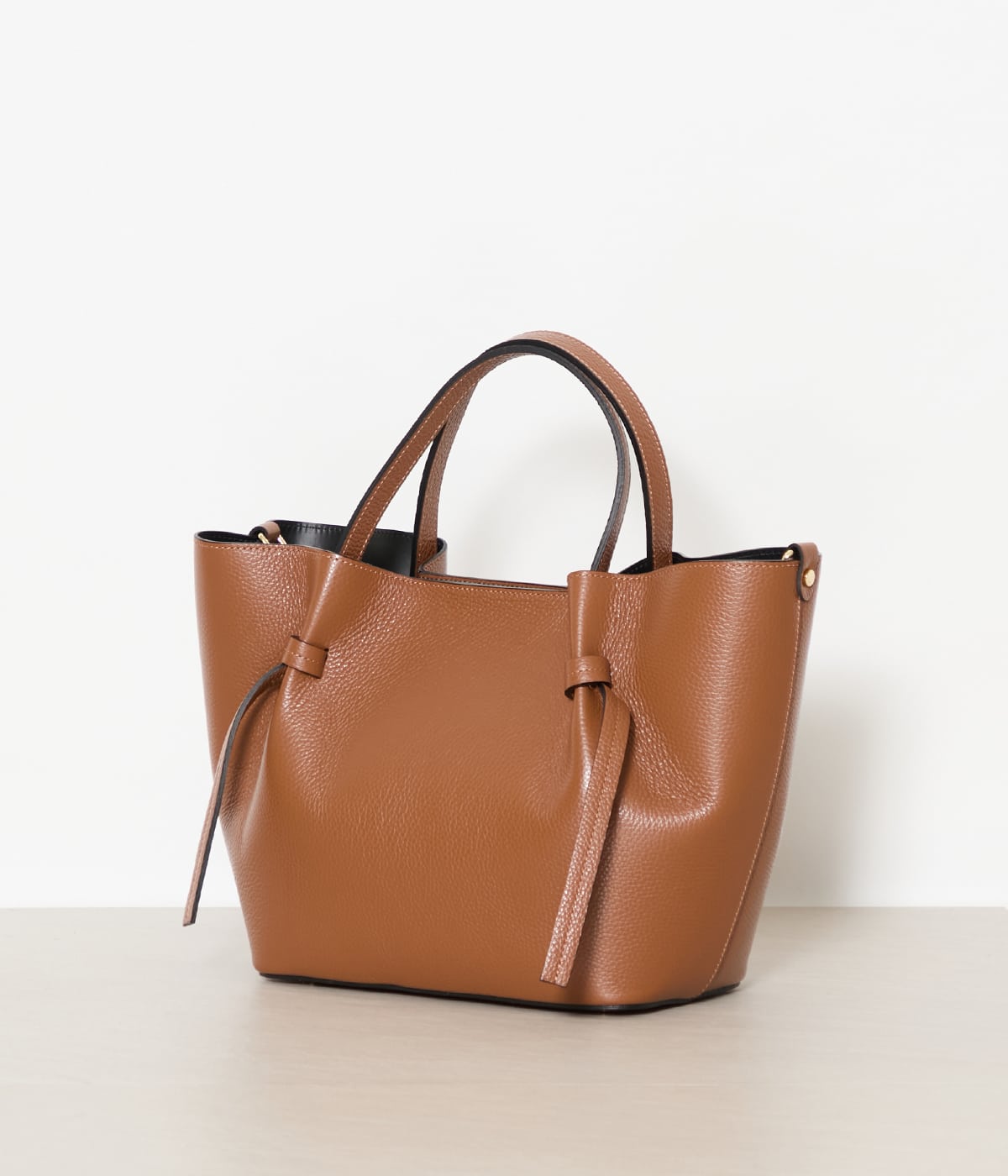 WEB限定】MILOS(ミロス) シュリンクレザーノットデザイントートバッグ