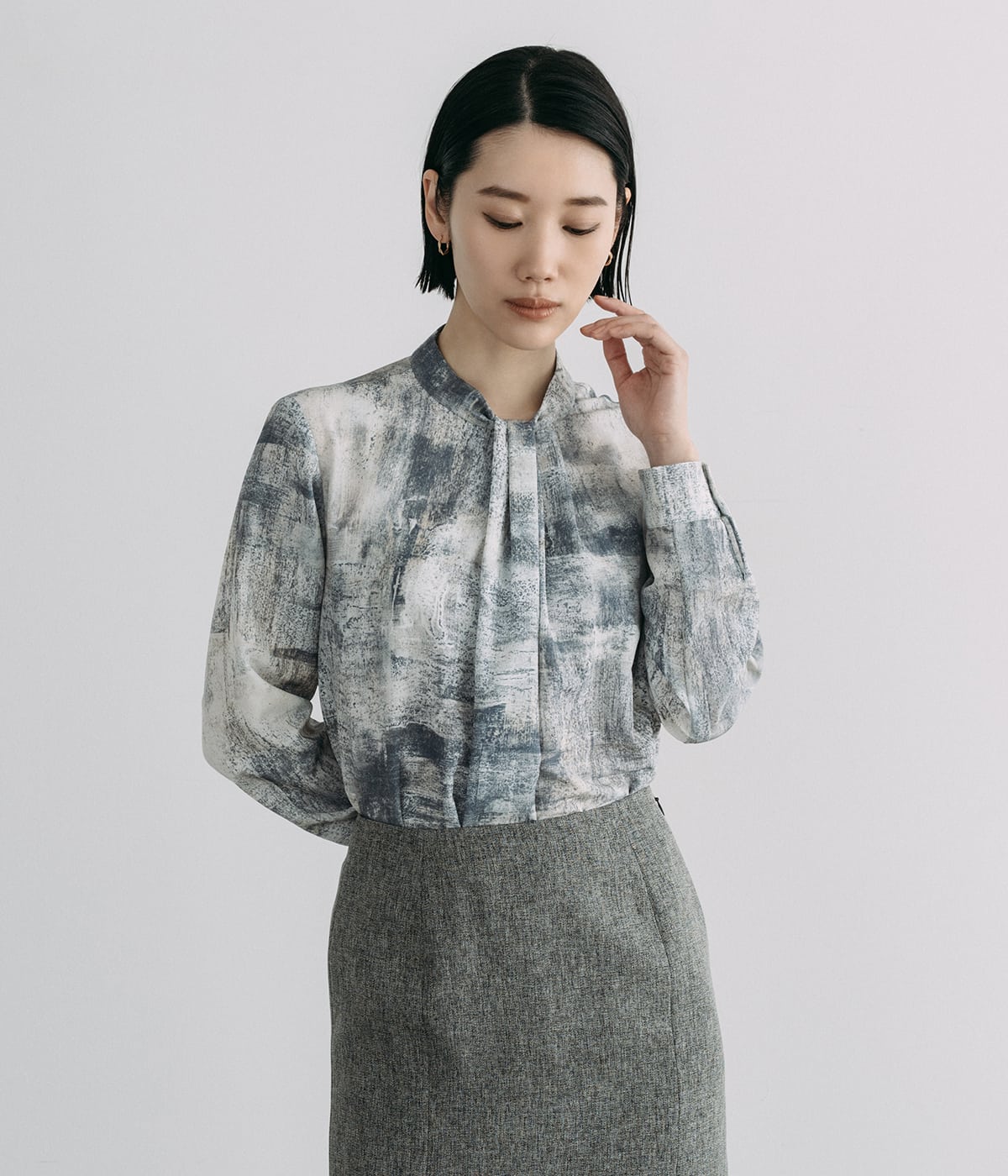 オーシャンベールプリント スカーフ風長袖ブラウス