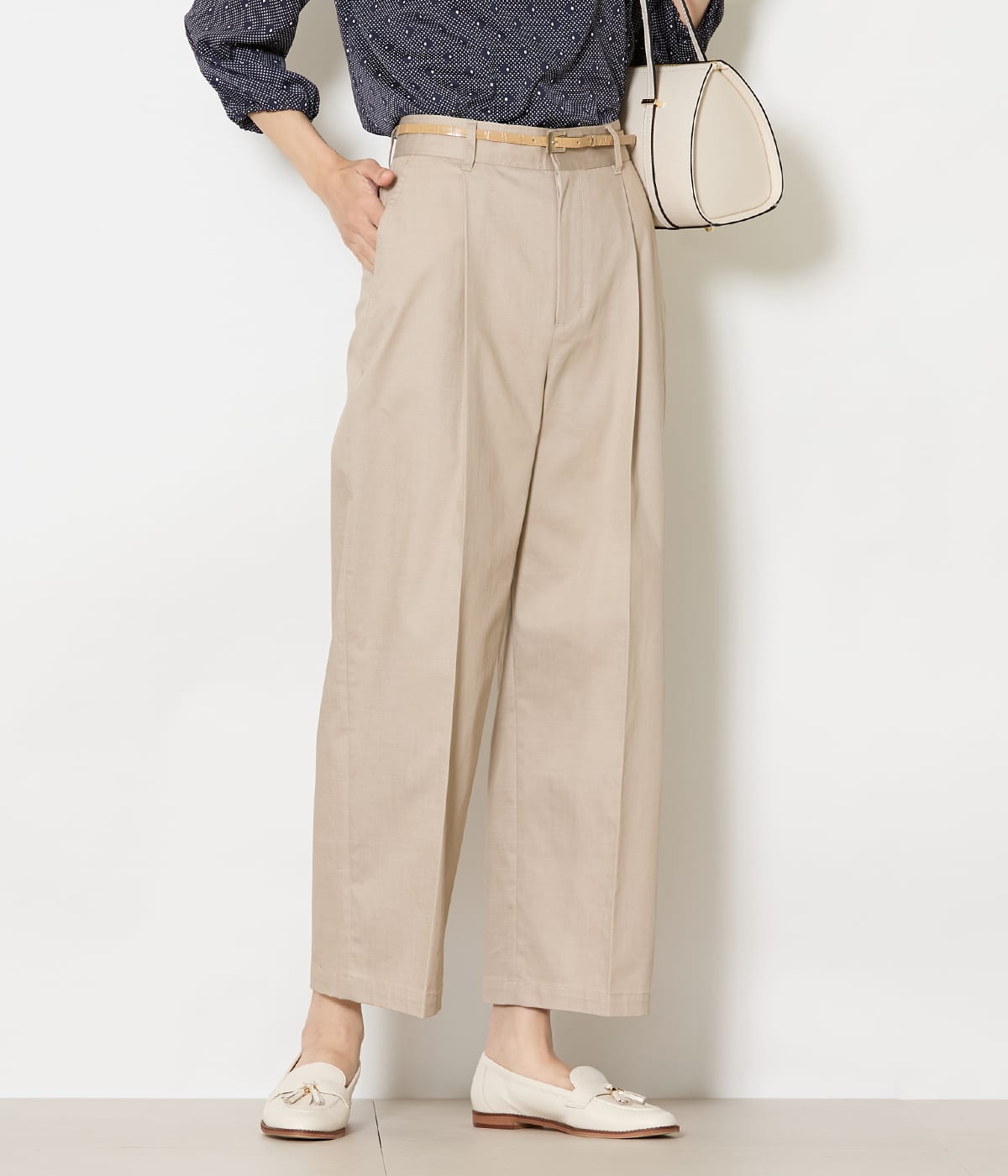 スラブシャンブレー タックワイドパンツ
