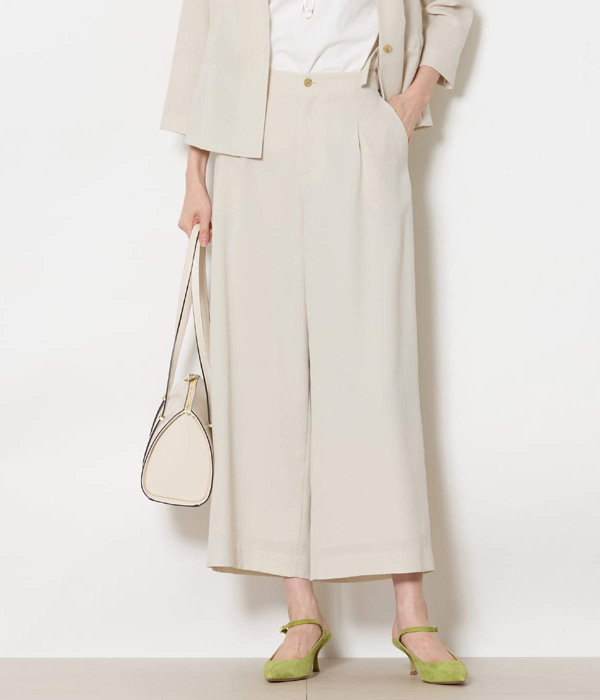 【接触冷感・UVカット・ウォッシャブル・防しわ】リネンライクドライブレンド タックワイドパンツ(ベージュ)