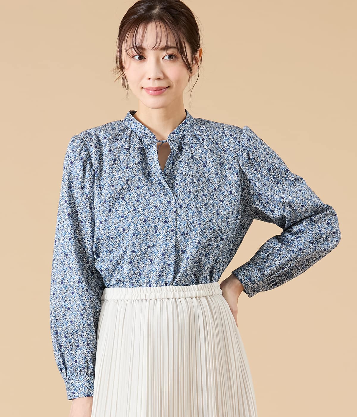 リバティ アバサン・スポット スタンドカラーリボンブラウス