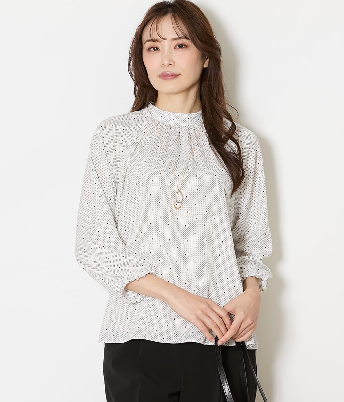 ダイヤドットプリント スタンドネックギャザーブラウス