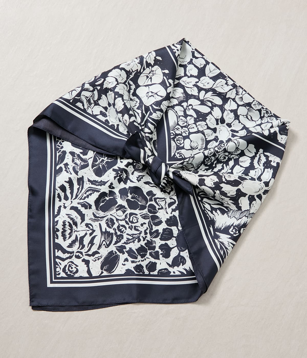 バイカラーフラワースカーフ