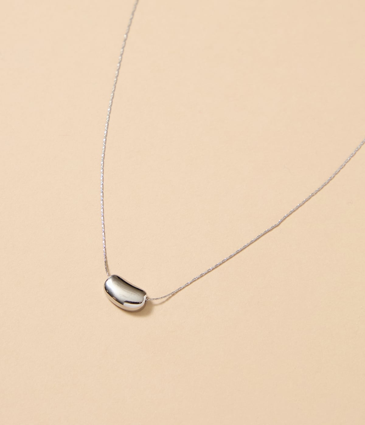 ビーンズモチーフネックレス