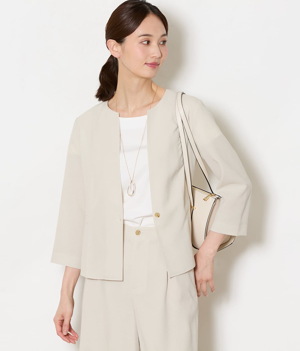 【L】【接触冷感・UVカット・ウォッシャブル・防しわ】リネンライクドライブレンド ノーカラーブラウスジャケット