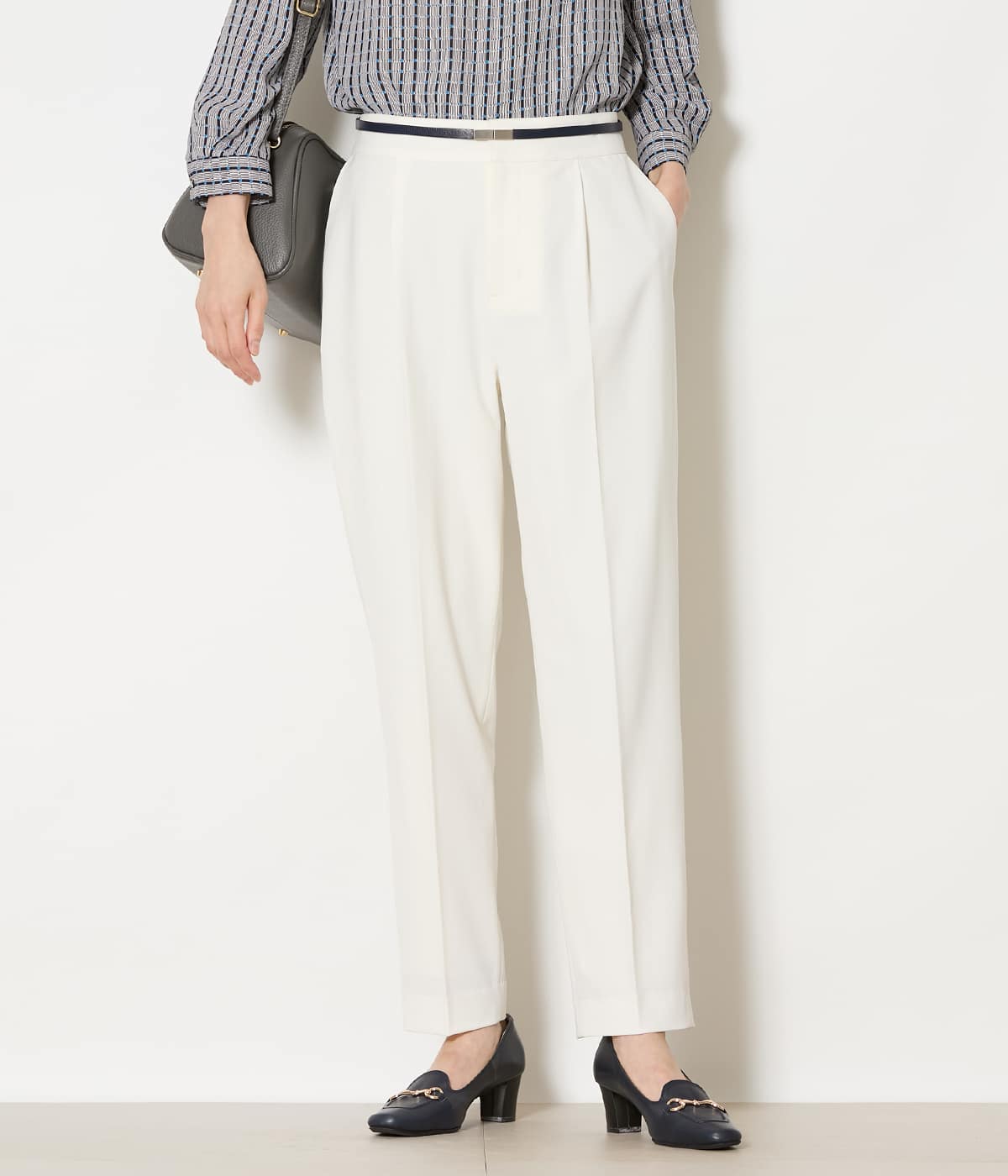 【L】ストレッチツイル ワンタック1タックテーパードパンツ(ホワイト)