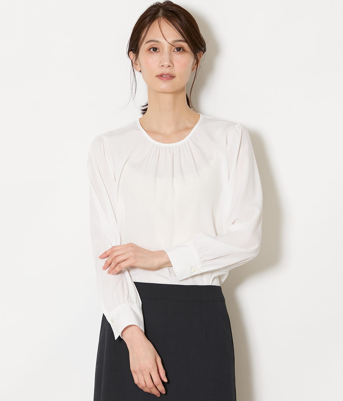 【L】ミニドットデシン フロントギャザー長袖ブラウス