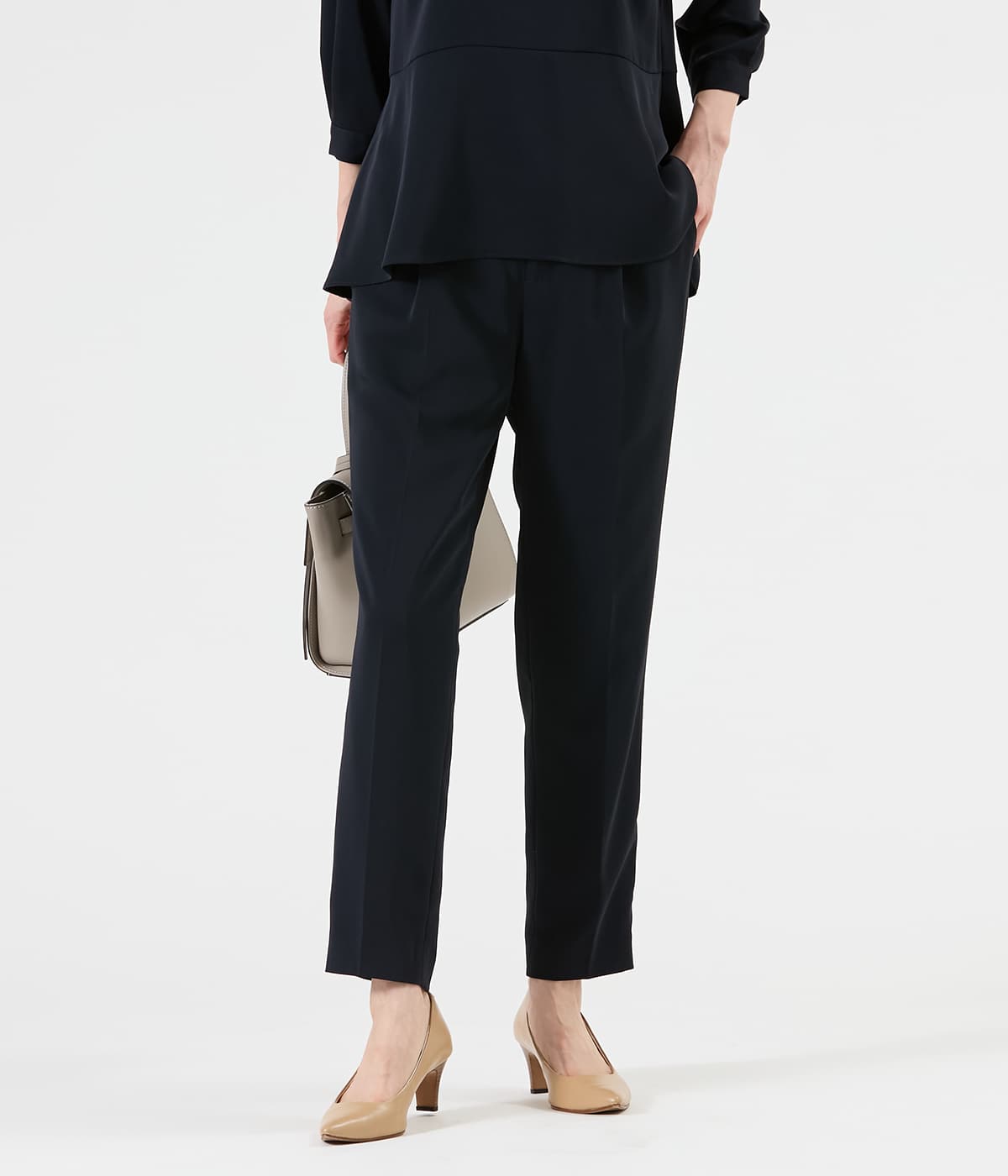 【ウォッシャブル】ポリエステルツイル タックテーパードパンツ