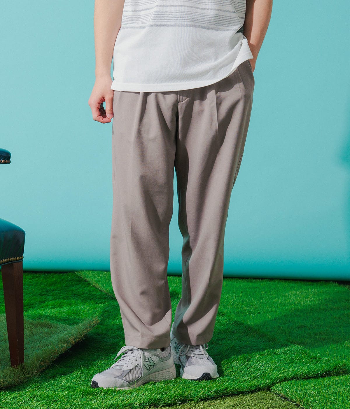 【吸水速乾・防シワ・ウエストゴム】ドビークロス ツータックサイドシャーリングパンツ