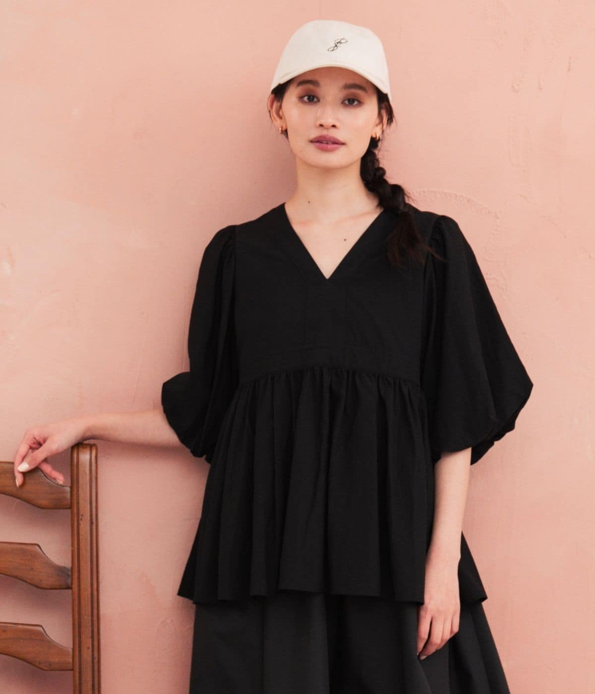 【接触冷感・着映え・二の腕カバー】Vネックペプラムブラウス