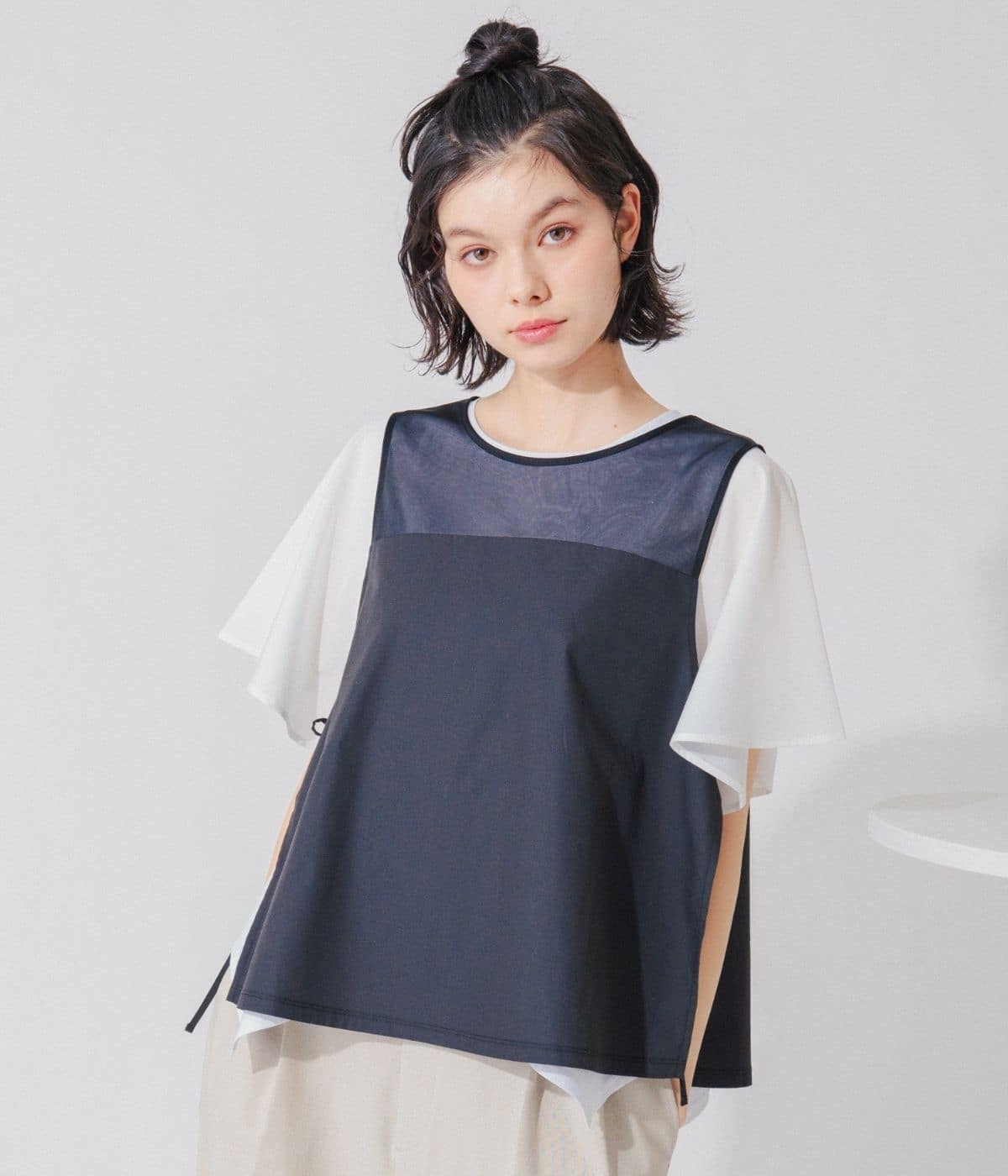 【着回し・シアー素材】シアー切替ノースリーブブラウス