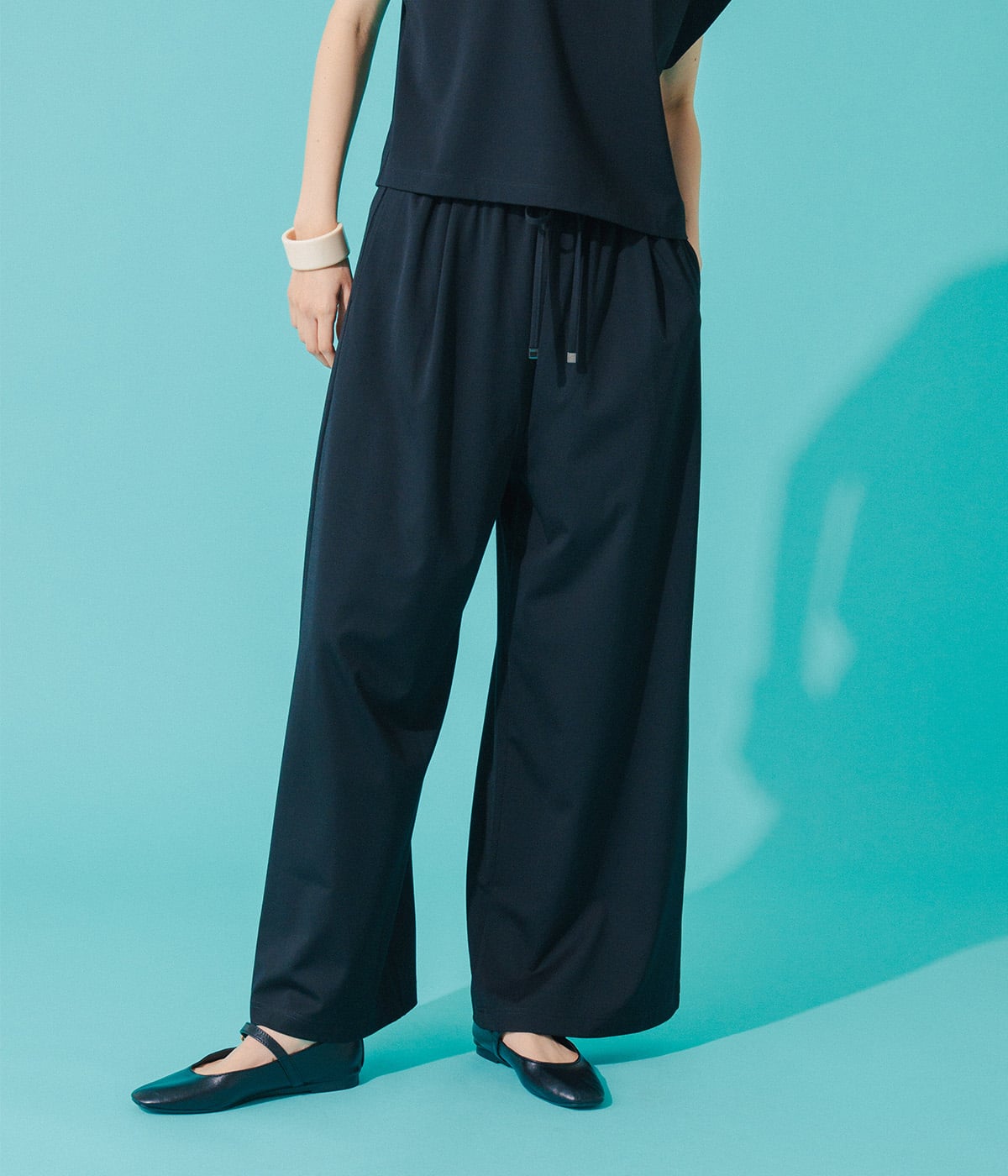 【接触冷感・肌離れ素材・ウエストゴム】ギャザーリラックスパンツ