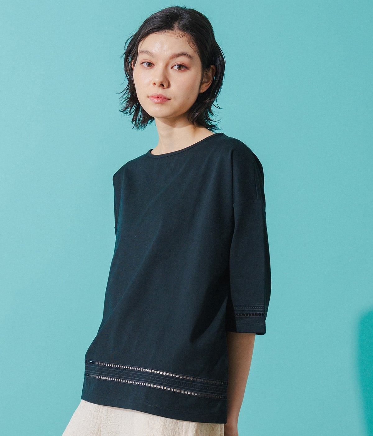 【着回し・着映え】カットワーク刺繍Tシャツ