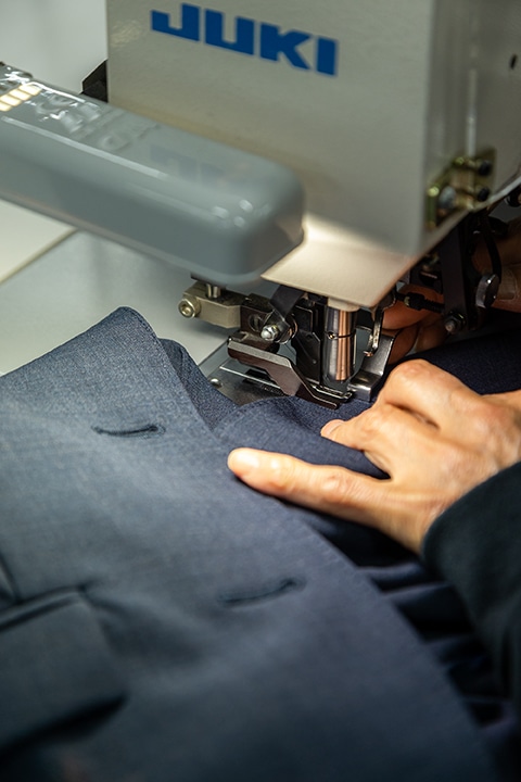 それぞれの技術を繋いでゆく縫製作業｜ファッション通販のNY.online