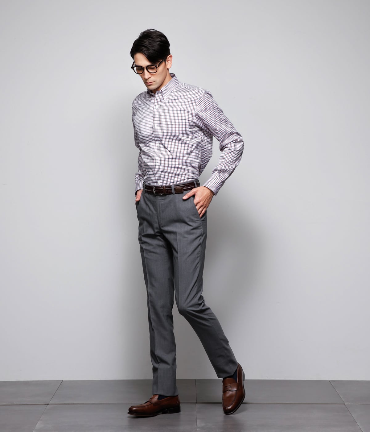 柄シャツ×スラックス