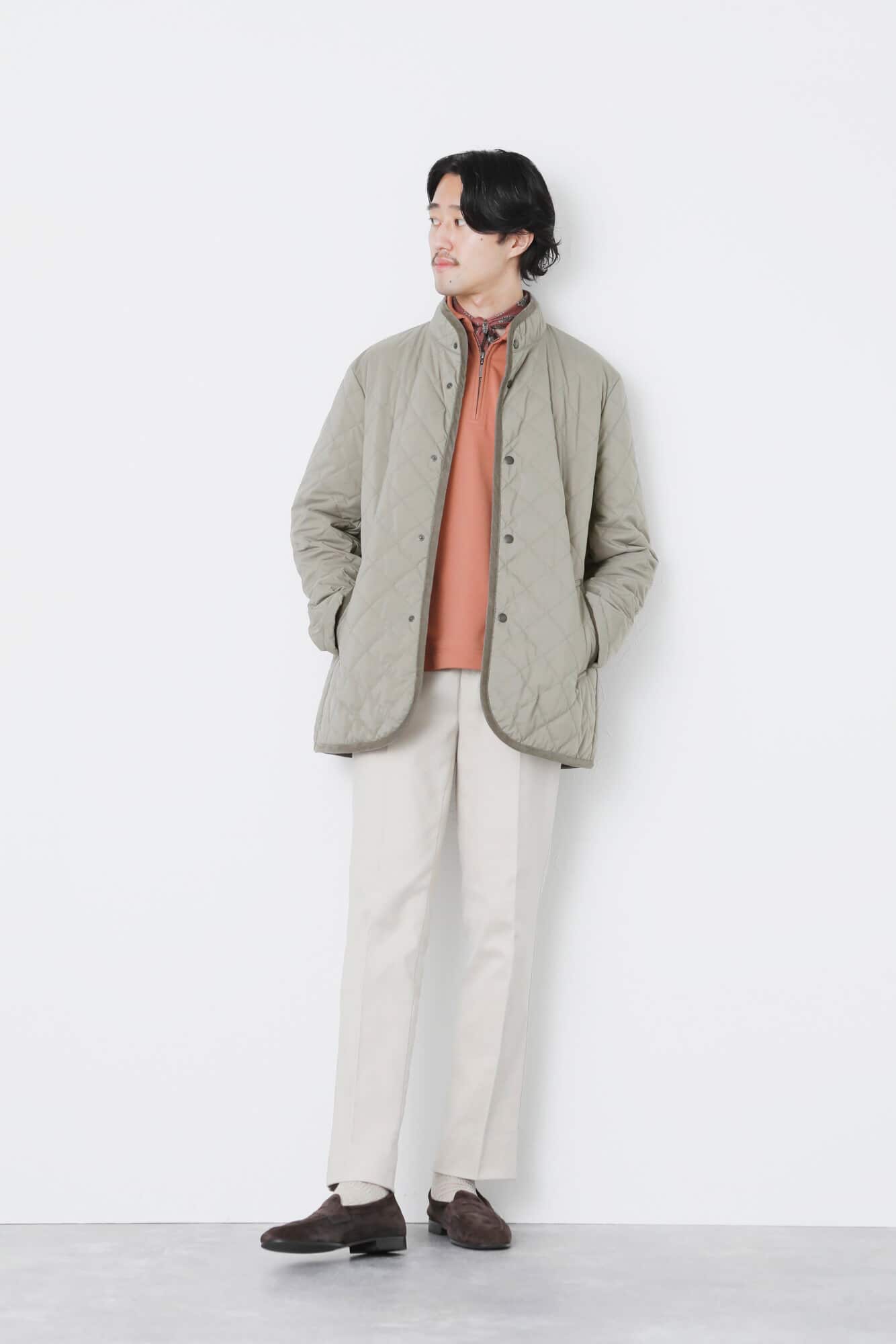 淡い色味で構成する休日スタイル|ファッション通販のNY.online