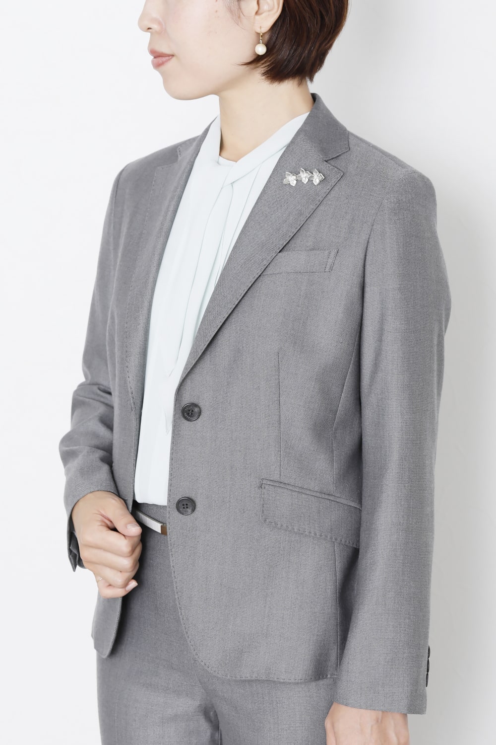 通勤スーツにひと工夫｜ファッション通販のNY.online