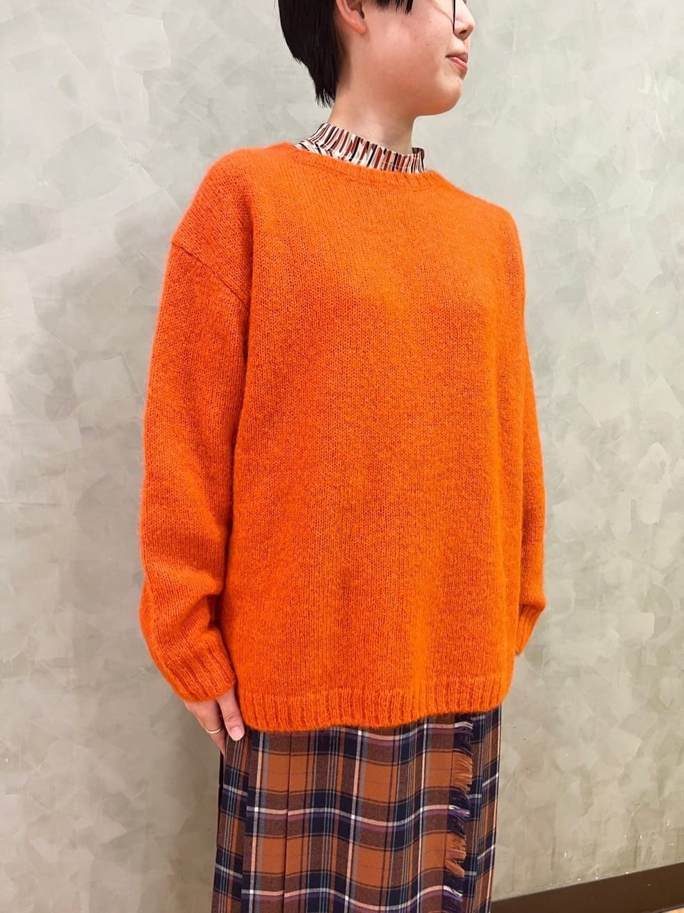 カーキ色ワンピ×ネイビーカーデ｜ファッション通販のNY.online